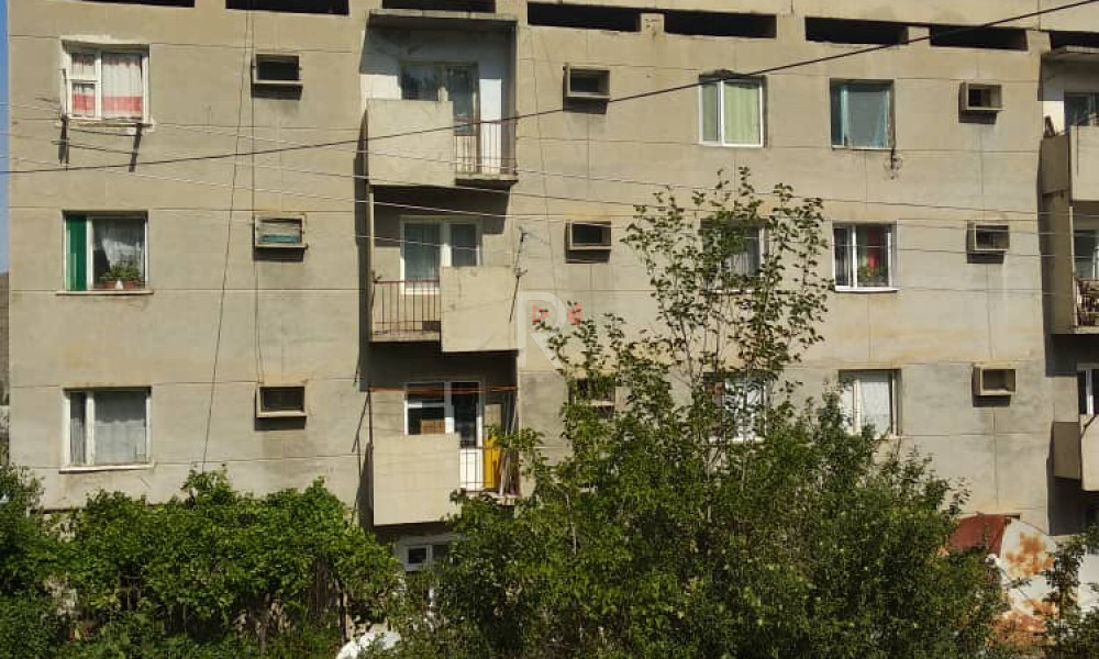 Кадамжай шаарында катуу шамал катталып, үйдүн чатырларын учуруп кетти