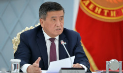 Жээнбеков: За недопущение обострения эпидемиологической ситуации большая ответственность лежит на местных властях