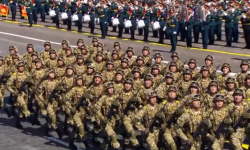 Кыргызские военные торжественно прошли по Красной площади в честь 75-летия победы в ВОВ