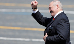 Лукашенко заявил о победе над пандемией