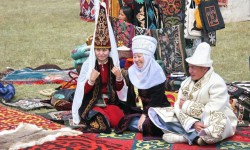 Канга сиңген каадалар: Кыздарга жасалган сый-мамилелер  (аудио)