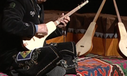 Таңшы комуз: Белгилүү комузчу Медербек Исаковдун чертүүсүндөгү күүлөр  (аудио)