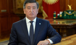 Жээнбеков: Благодаря согласию, взаимовыручке, солидарности и высокой гражданской ответственности каждого мы одолеем эту болезнь