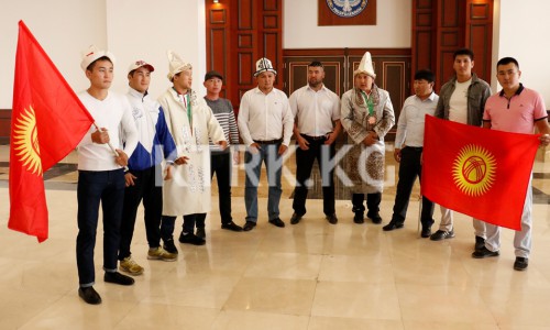Спортчулар жабык имараттагы Азия оюндарынан кайтып келишти