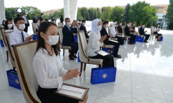 «Золотые сертификаты» выпускникам школ - Новости Кыргызстана