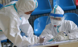 Медики, прибывшие из России, приступили к работе в Токмокской территориальной больнице