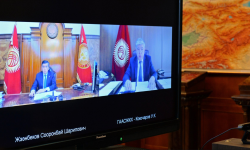 Президент с главой Госстроя Урматбеком Кокочаровым обсудил ход реализации основных задач в данной сфере