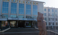 Коронавирустан каза болгон дарыгерлерге эстелик тургузуу демилгеленди - Кыргызстан жаңылыктары 