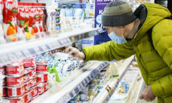 В ВОЗ считают, что передача коронавируса через еду невозможна; число смертей в мире превысило 750 тысяч