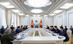 Президент С.Жээнбеков Коопсуздук кеңешинин жыйынын өткөрүүдө