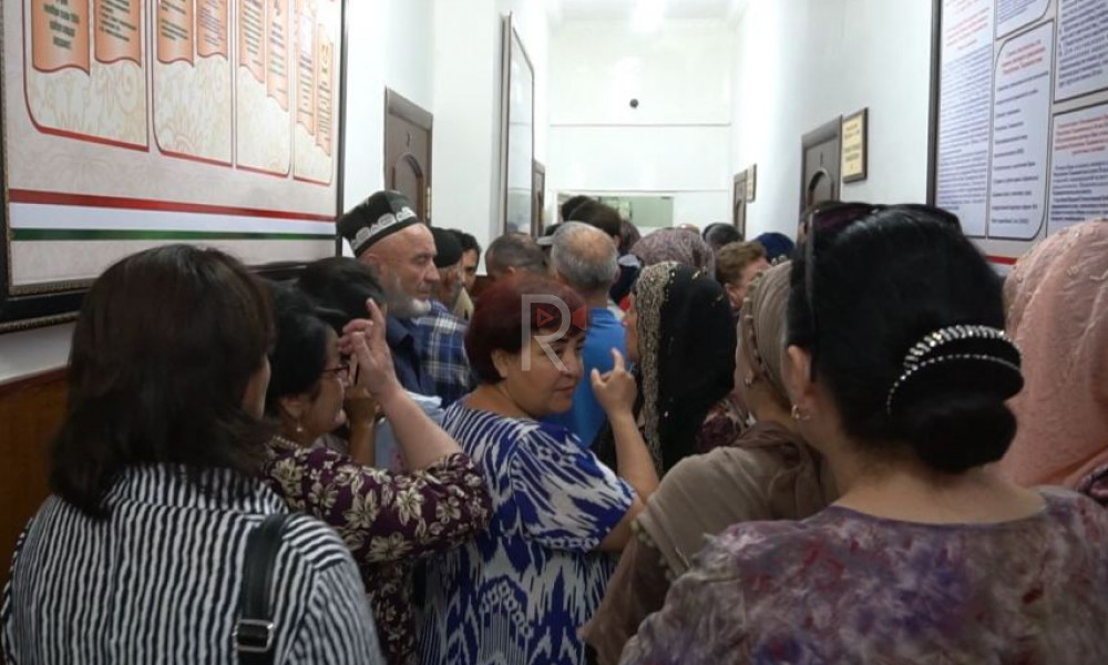 Кадамжай: ЖААК бөлүмүндөгү кезек күтүү маселеси көкөйгө тийди