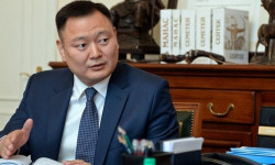 Дүйшөнбек Зилалиевдин мыйзамсыз баюу боюнча соттук отуруму уланды