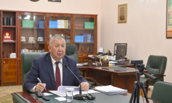 Кубатбек Боронов: Дары-дармектердин запасын өз убагында толуктап туруу маанилүү