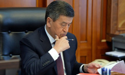 С.Жээнбеков «Кыргыз Республикасынын көз карандысыздыгынын 30 жылдыгын белгилөөгө даярдык көрүү жөнүндө» Жарлыкка кол койду