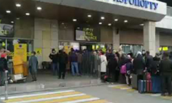 Аэропорт «Манас» прокомментировал видео о скоплении людей у входа в аэропорт