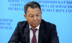 Өмүрбек Суваналиев акыркы кырдаалга байланыштуу күч түзүмдөрүн тейлөөдө 