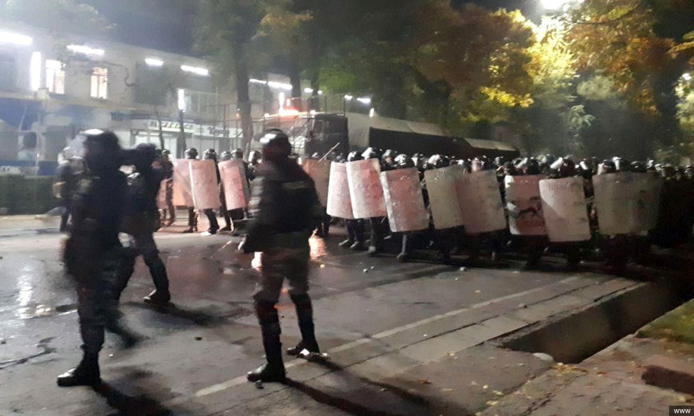 Алмазбек Атамбаев, Сапар Исаков, Фарид Ниязов, Канат Сагымбаев и Жанторо Сатыбалдиеа вышли на свободу