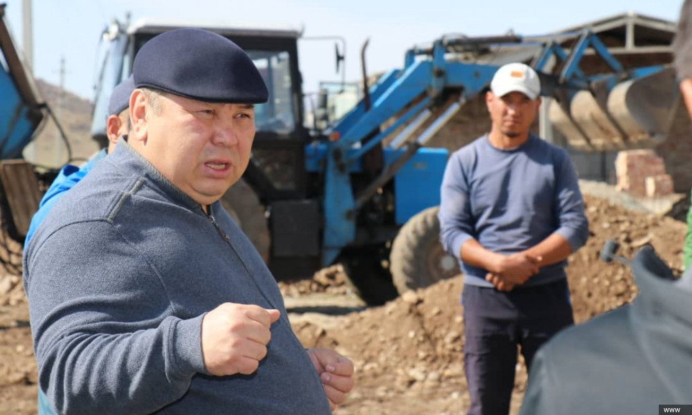 Балбак Түлөбаев  кырдаал турукташып, жаңы өкмөт башчы дайындалганга чейин кызматтык милдетин улантат 