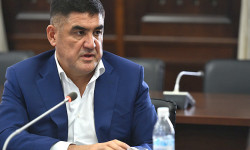 Курсан Асанов провел инструктивное совещание с членами ДНД, личным составом МВД и ГУВД Бишкек