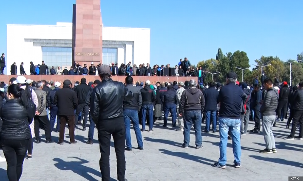 На площади снова прошел митинг против разделения власти