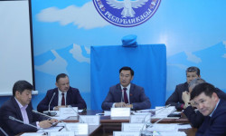 Депутаты парламента КР не смогли собрать кворум для проведения заседания