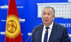 Жээнбеков Кубатбек Бороновду премьер-министрдин кызматынан бошотту