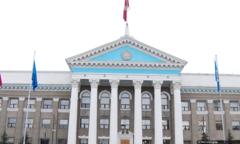 Бишкекте өтүп жаткан митингдердин  чыгымы  17 миллион сомго жетти