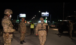 Коменданттык саат учурунда аэропортко билет жана паспорт менен өтүүгө болот