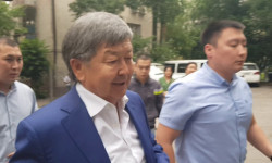 Жантөрө Сатыбалдиев конвоирлердин көзөмөлүндө ооруканада дарыланууда