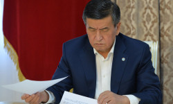 Президент вернул в Жогорку Кенеш постановление о составе правительства