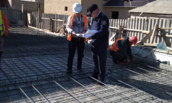 Нарындагы базарда курулуп жаткан соода имаратына мониторинг жүргүзүлдү 