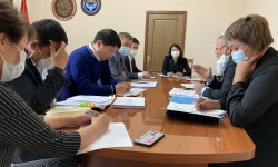 В правительстве КР обсудили вопросы обеспечения населения качественными лекарствами и их доступностью 