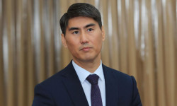 Советник и.о. президента КР по внешнеполитическим вопросам Ч.Айдарбеков с визитом посетил Москву