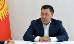 И.о. Президента Садыр Жапаров поздравил деятелей культуры и искусства с Днем работника культуры