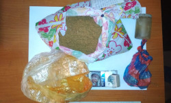 ИИМ: Ош шаарындагы үйлөрдүн биринен 1 килограммдан ашык баңгизаты табылды 