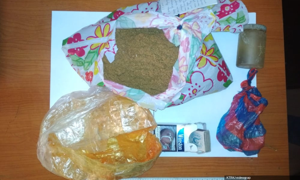 ИИМ: Ош шаарындагы үйлөрдүн биринен 1 килограммдан ашык баңгизаты табылды 