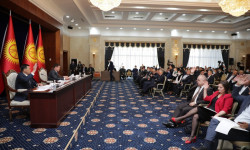 Парламент создал комиссию по определению причиненного ущерба в административном здании ЖК