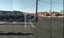 Жолдун так ортосунан орун алган электр түркүгү