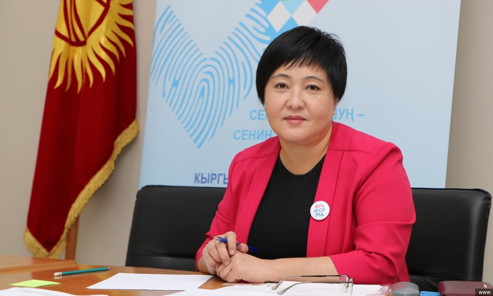 Клара Сооронкулова президенттик шайлоого катышуу үчүн арыз тапшырды