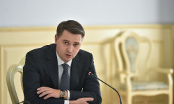 Өкмөт башчынын милдетин аткаруу биринчи вице-премьер-министр А.Новиковго жүктөлдү 