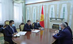 Кыргыз-казак алакасы: парламенттер аралык мамилелерди өнүктүрүү чаралары талкууланды 