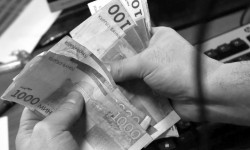 Улуттук статистика комитети: Кыргызстанда орточо айлык акы 18 миң сомду түздү