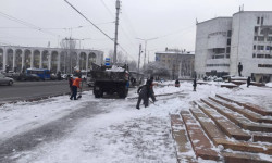 Мэрия продолжает работу, на утро уже израсходовано 10 тонн технической соли
