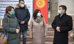 Мэрия города Самсун передала 180 тысяч медицинских масок для бишкекчан