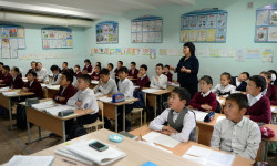 Таласта окуучулар кадимки тартипте билим алышууда