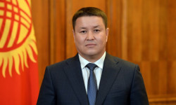 И. о. президента Талант Мамытов поздравил кыргызстанцев с Днем эпоса "Манас"