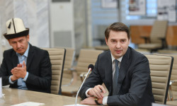 Новиков встретился с ведущими манасчи