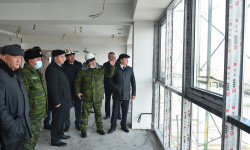 Равшанбек Сабиров «Ак-Жол-Автожол» көзөмөл-өткөрмө жайын реконструкциялоо иши менен таанышты 