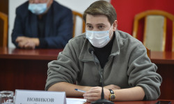 Артем Новиков провел совещание с местными органами власти Нарынской области