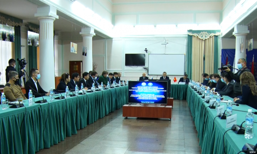 Кыргызстанда иштеген Россиянын ири компанияларынын өкүлдөрү менен жолугушуу өттү 